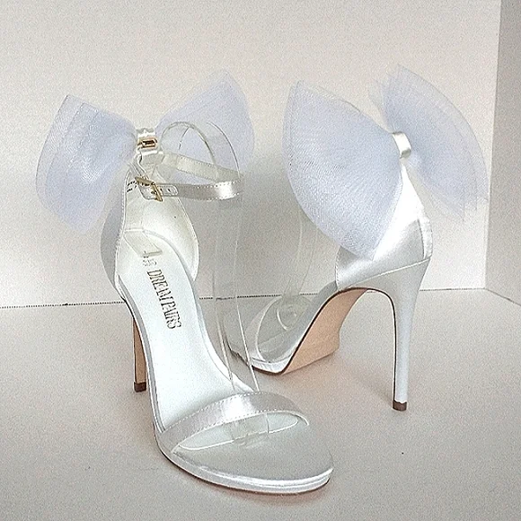 Like New Dream Pairs White Satin Stiletto Dress Sandals with Detachable Bow - Picture 10 of 15